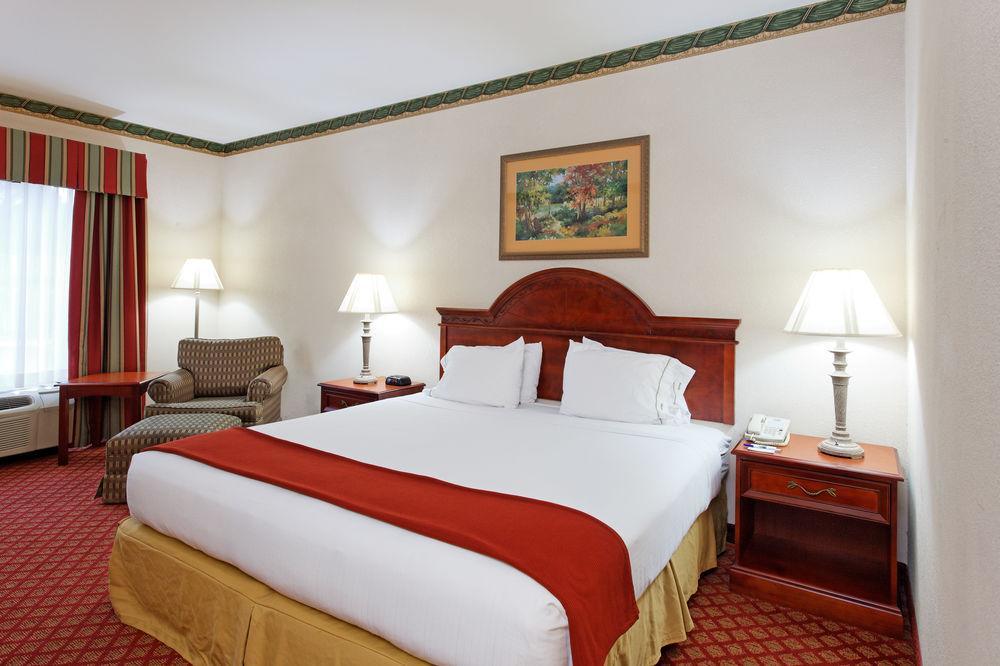 Holiday Inn Express & Suites Tupelo By Ihg Chambre photo