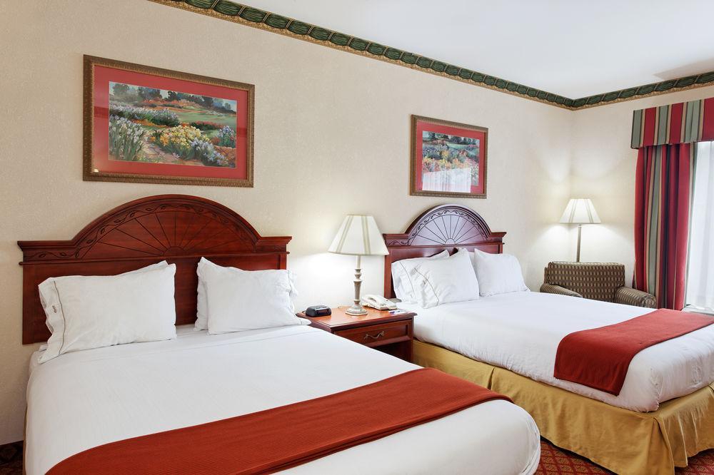 Holiday Inn Express & Suites Tupelo By Ihg Chambre photo